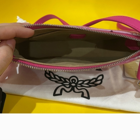 MCM Mini Portuna pink monogram shoulder bag with COA. - Picture 3 of 9